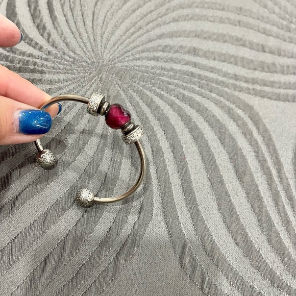 Original Pandora with a red heart no tags never used - Picture 1 of 6